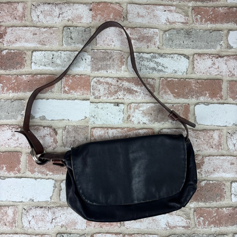 El Portal Classic Black Leather Shoulder Bag Purse Black Brown Magnetic Closure